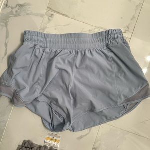 LULULEMON HOTTY HOTS IN BLUE LINEN